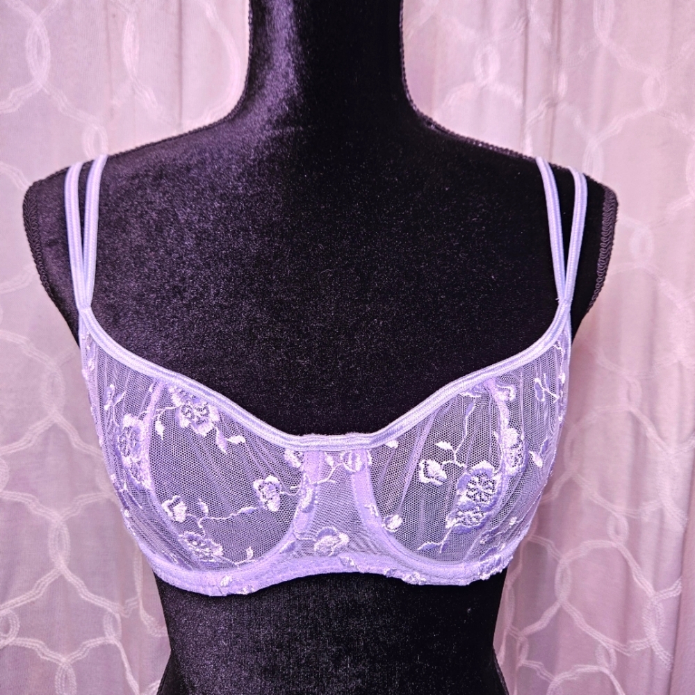 Vintage Victoria's Secret Matching Bra 34B & Panties Med Set Baby Blue Lace EUC